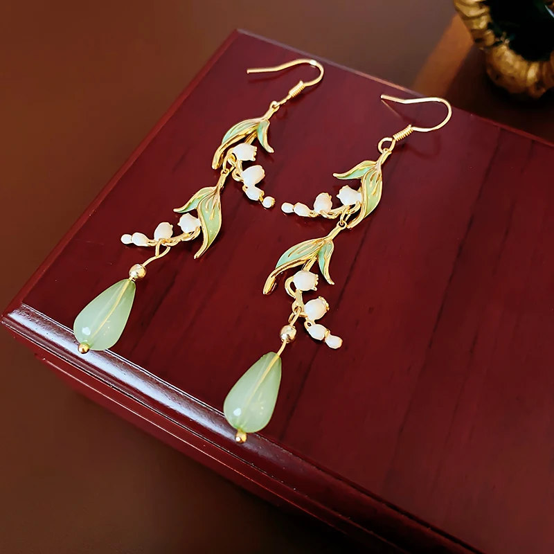 Lily-of-the-valley resin drop earrings 2