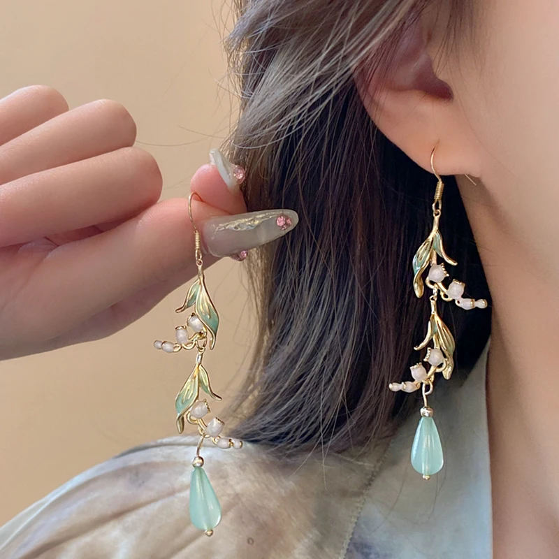 Lily-of-the-valley resin drop earrings 5