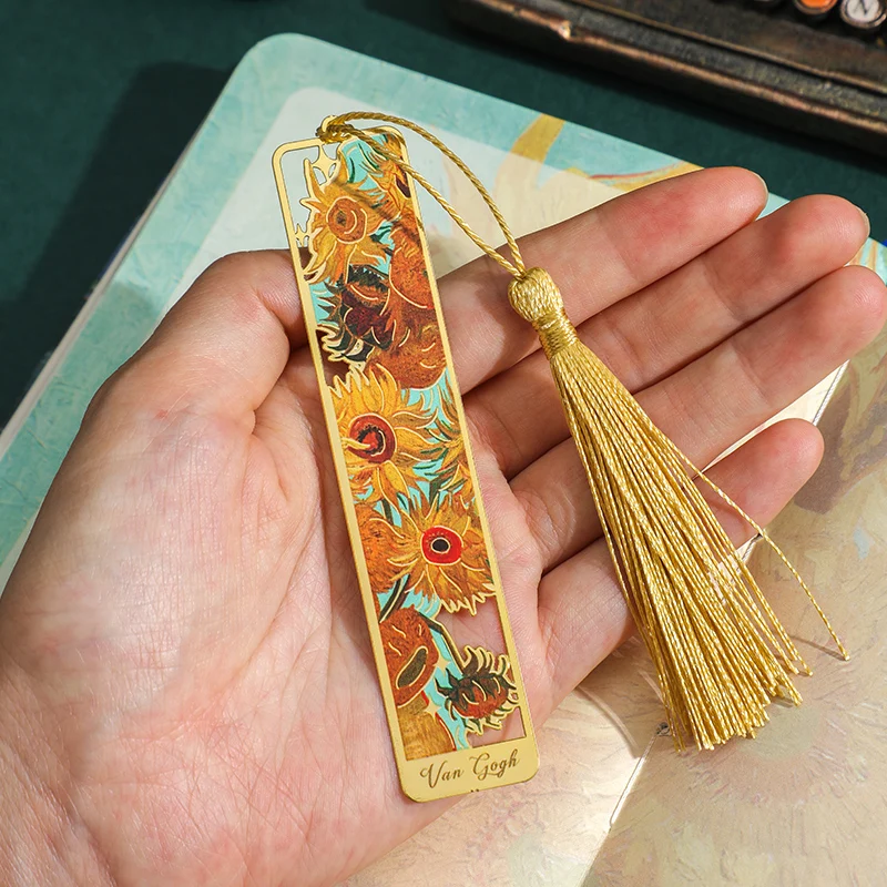 Painted metal bookmark with tassel 4